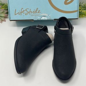 Life Stride Women's Alexi Ankle Boot Size 5